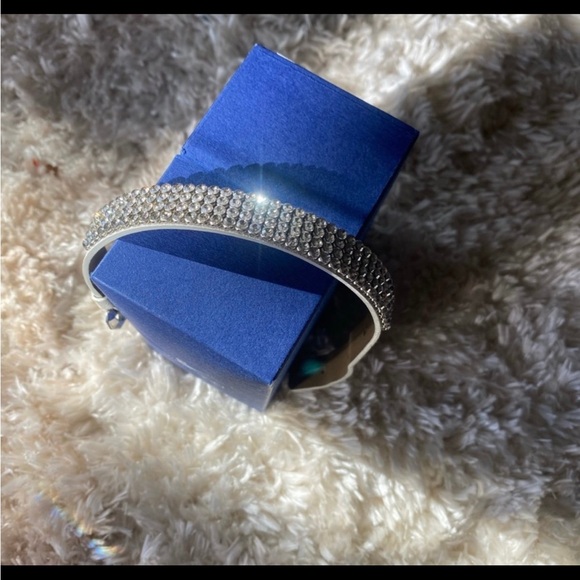Swarovski - Picture 3 of 9